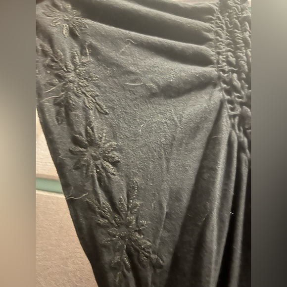 Black floral ruffled shirt - Picture 3 of 4